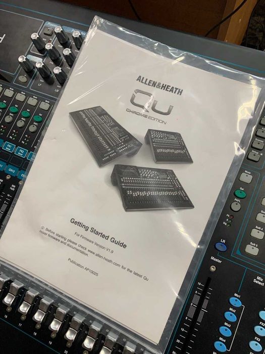 Цифровий мікшерний пульт Allen Heath Qu-24C