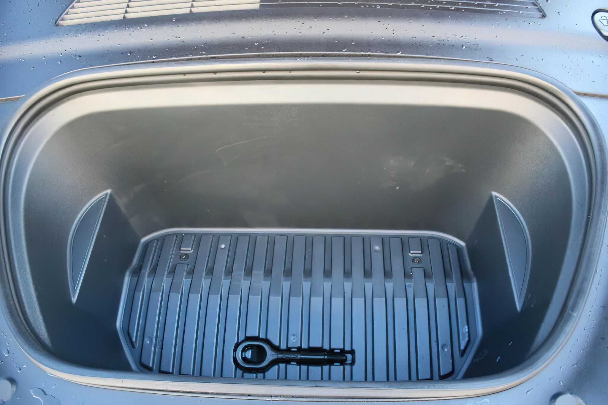 Tesla Model Y  2020