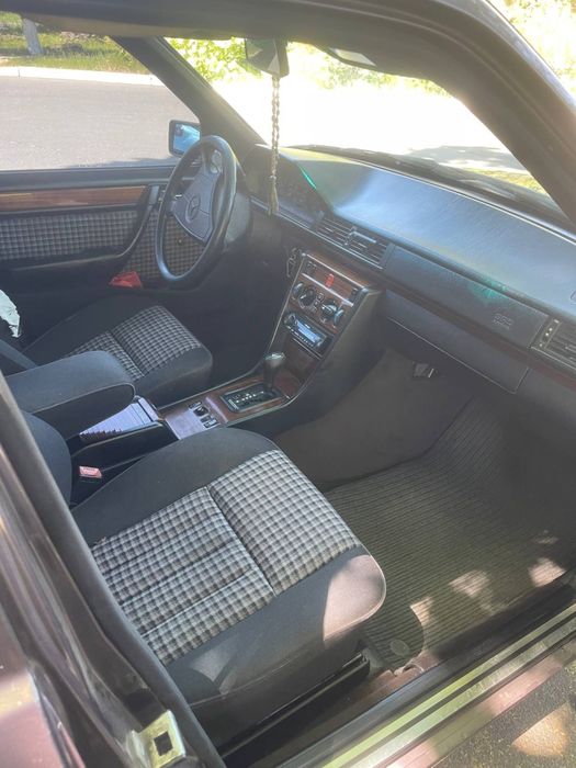 Mercedes benz 124 E320