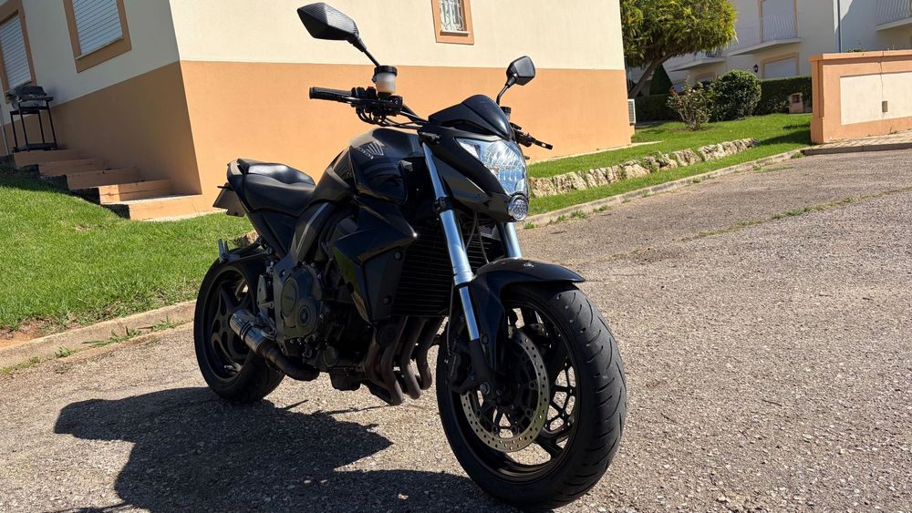 Motos cb1000r 2011