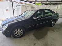 Mercedes-Benz 220