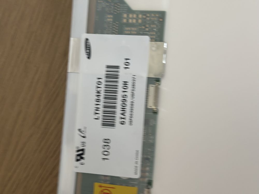 Матриця LTN184KT01 18.4” 1440×900 LVDS глянцева, б/у без дефекту