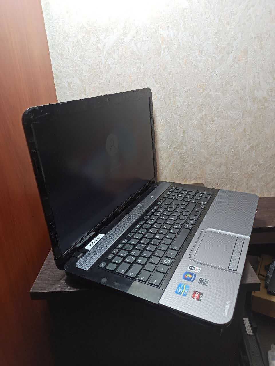 Ноутбук 17.3  Toshiba Sattelite Pro L870