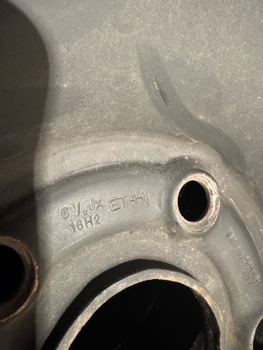 Продам стальные диски  r-16 volkswagen