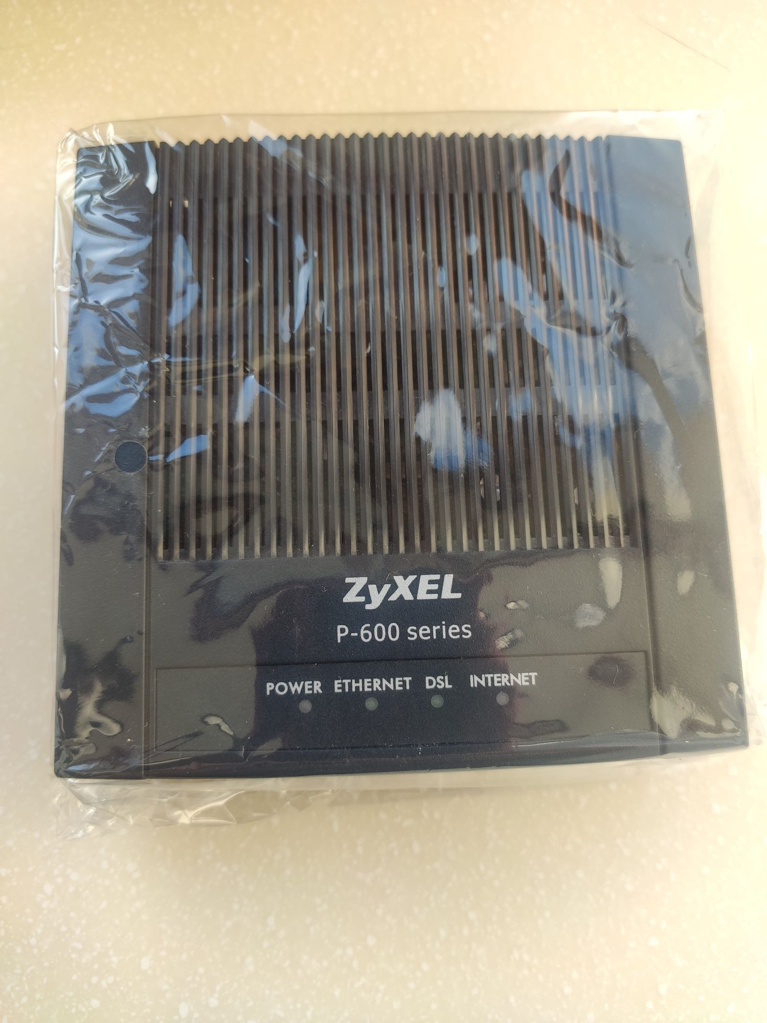 ZyXEL P-660RT3 - ADSL2+ с портом Ethernet