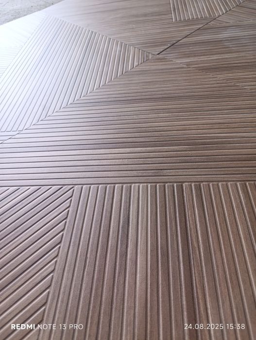 Gres szkliwiony frezowany