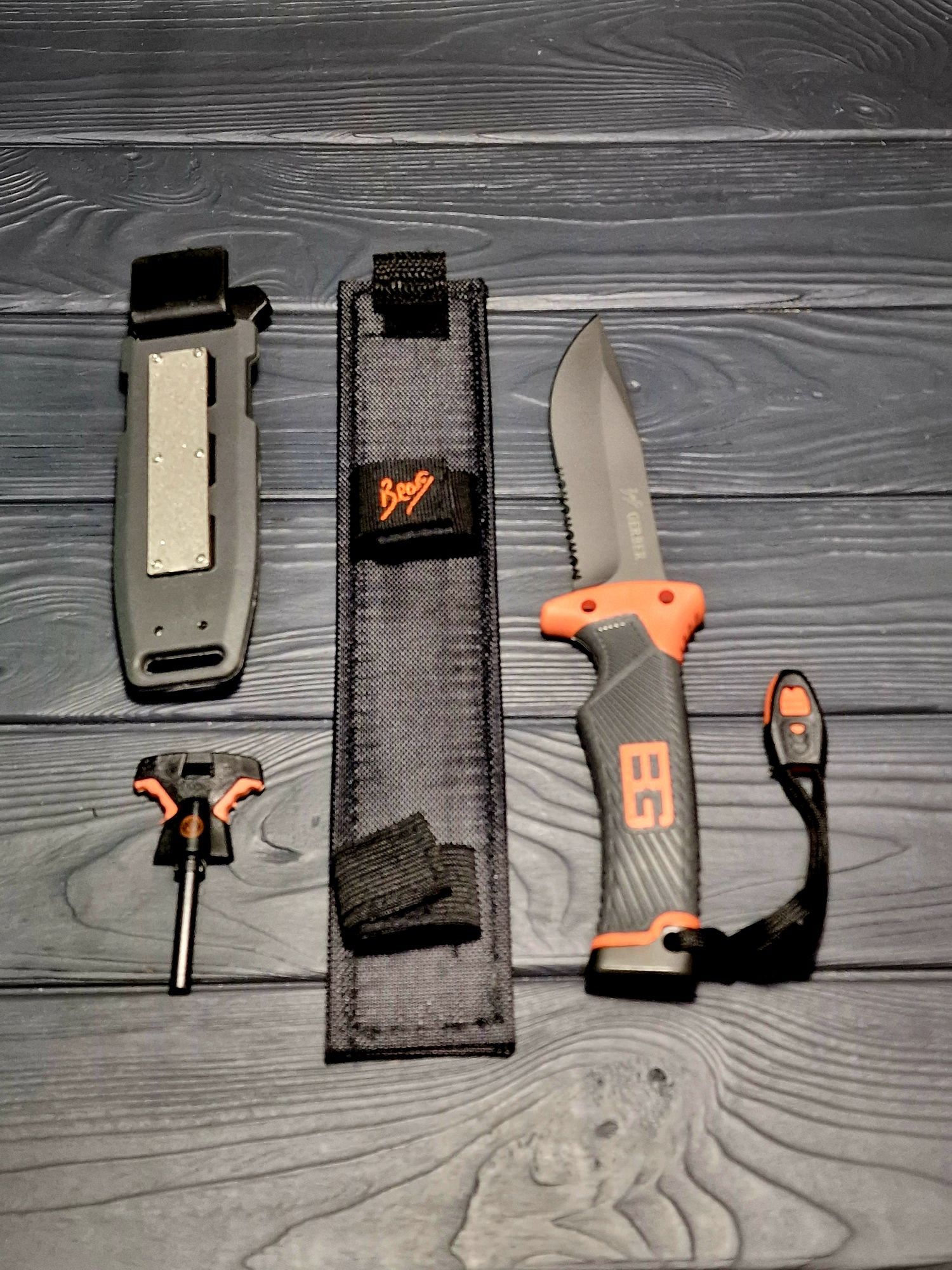 Нож Gerber Bear Grylls Ultimate с огнивом.