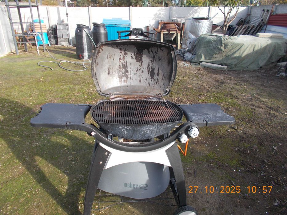 Grill Weber Q300 gazowy sprzedam.