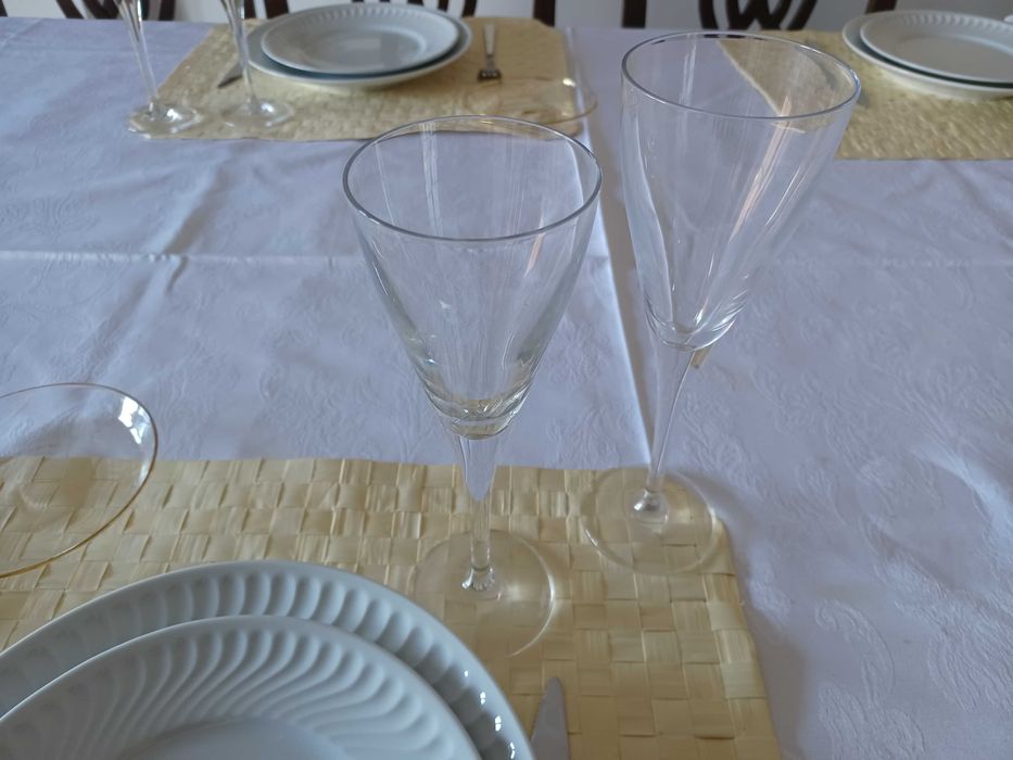 Conjunto completo de copos de cristal
