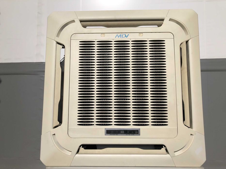 Кондиционер инвертор кассетный MDV 24000 Btu б/у до 80 м2 монтаж