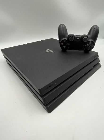 Konsola PS4 Pro  1 TB  Mało używana