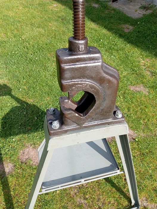 Imadło do rur plus stojak Pionier stara produkcja z epoki PRL