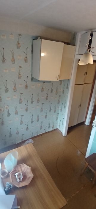 Продам 1 ком на Куреневке по ул. Кириловская