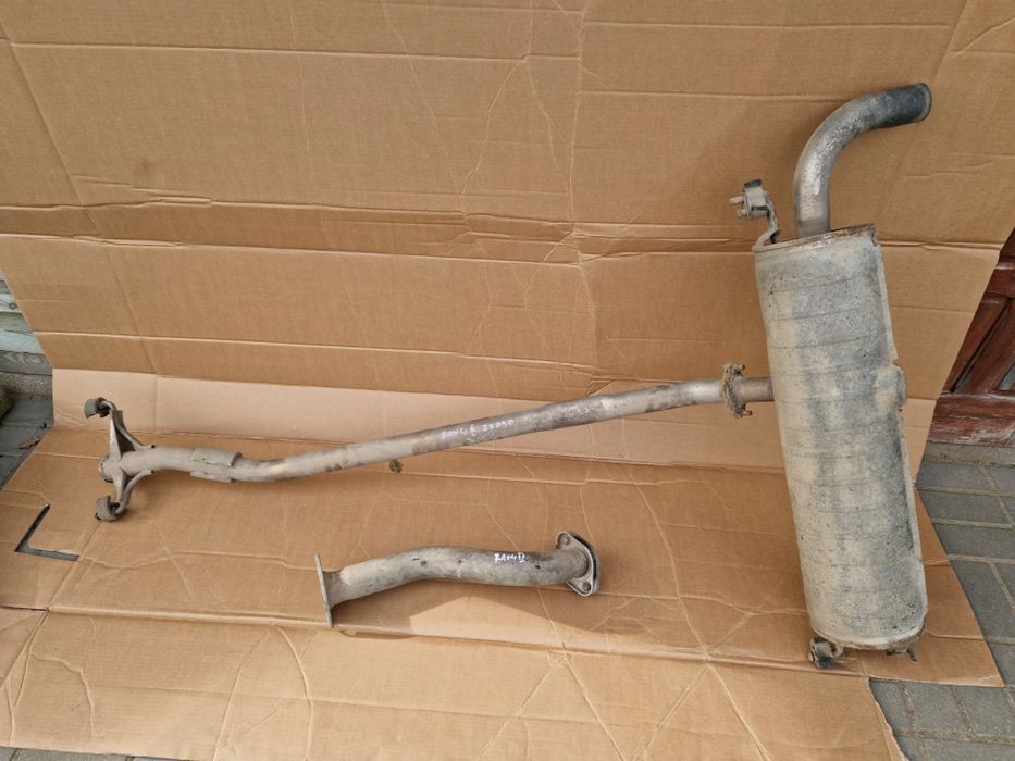 Tłumik końcowy środkowy 2.0 D4D Toyota RAV4 II 00-05 3 drzwi