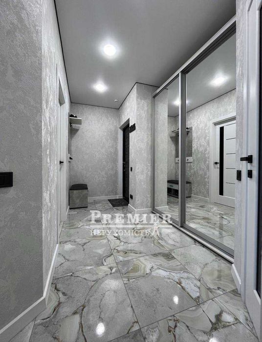 Продам 1-кімнатну квартиру у новому ЖК на Сахарова