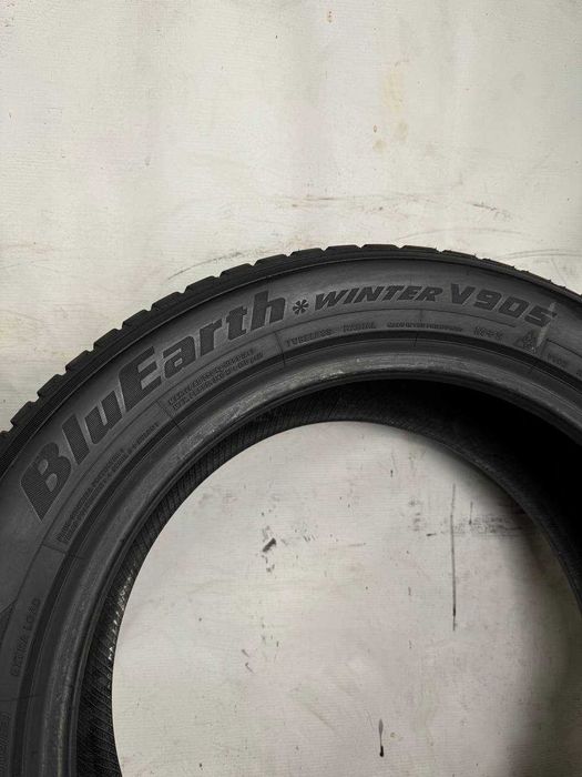 215/55/17 R17 Yokohama BluEarth V905 98V 4шт Зимова шина б/в 6,5+мм