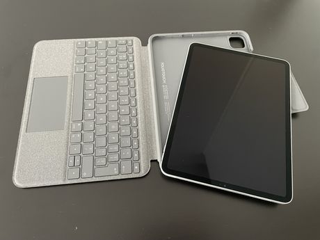 Apple iPad 11 Pro 128GB srebrny + Logitech Folio Touch - stan idealny