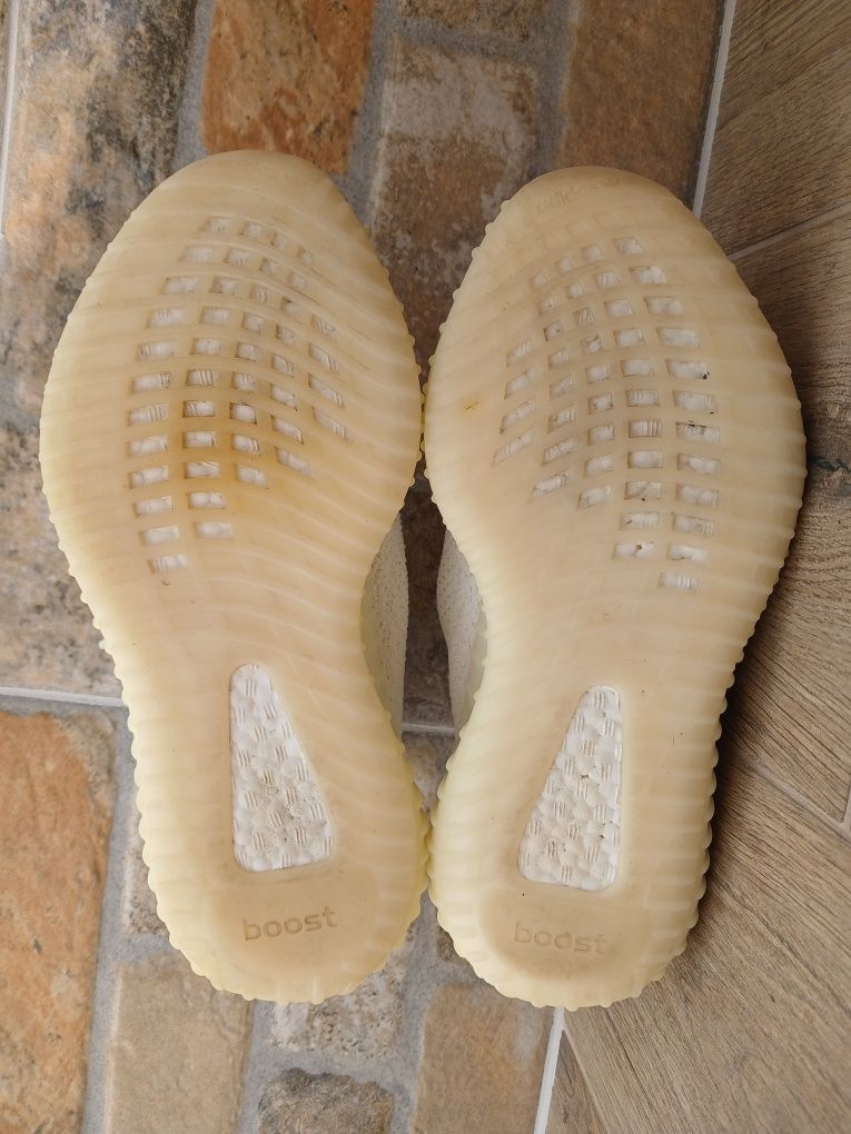 Кроссовки Adidas Yeezy Boost р 43 на 42 (28 см) ц 1650 гр отличн. сост