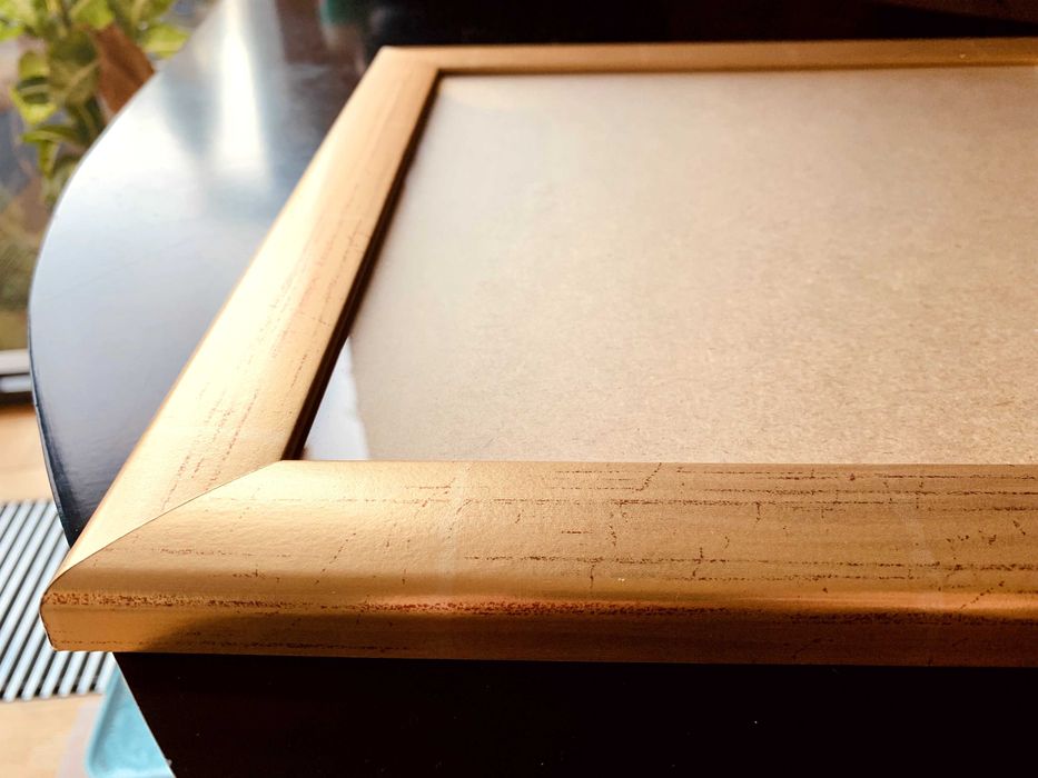 2 złote ramki 34x34 cm