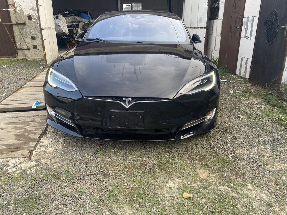 Tesla бампер передний