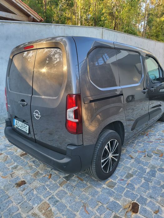 Opel Combo 1.5 130cv Caixa automática 8v