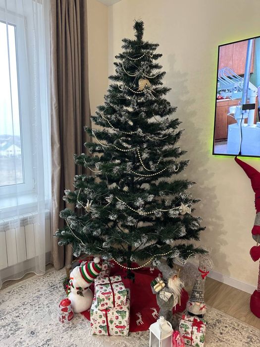 Продам новорічну ялинку, 2100 см