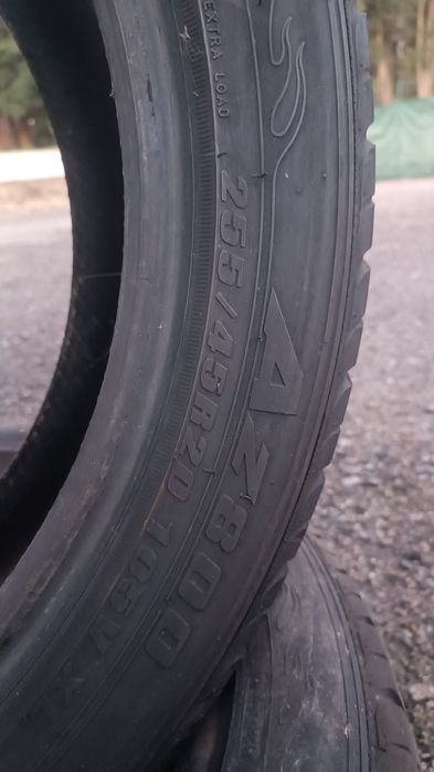 Pneus 255/45 R20