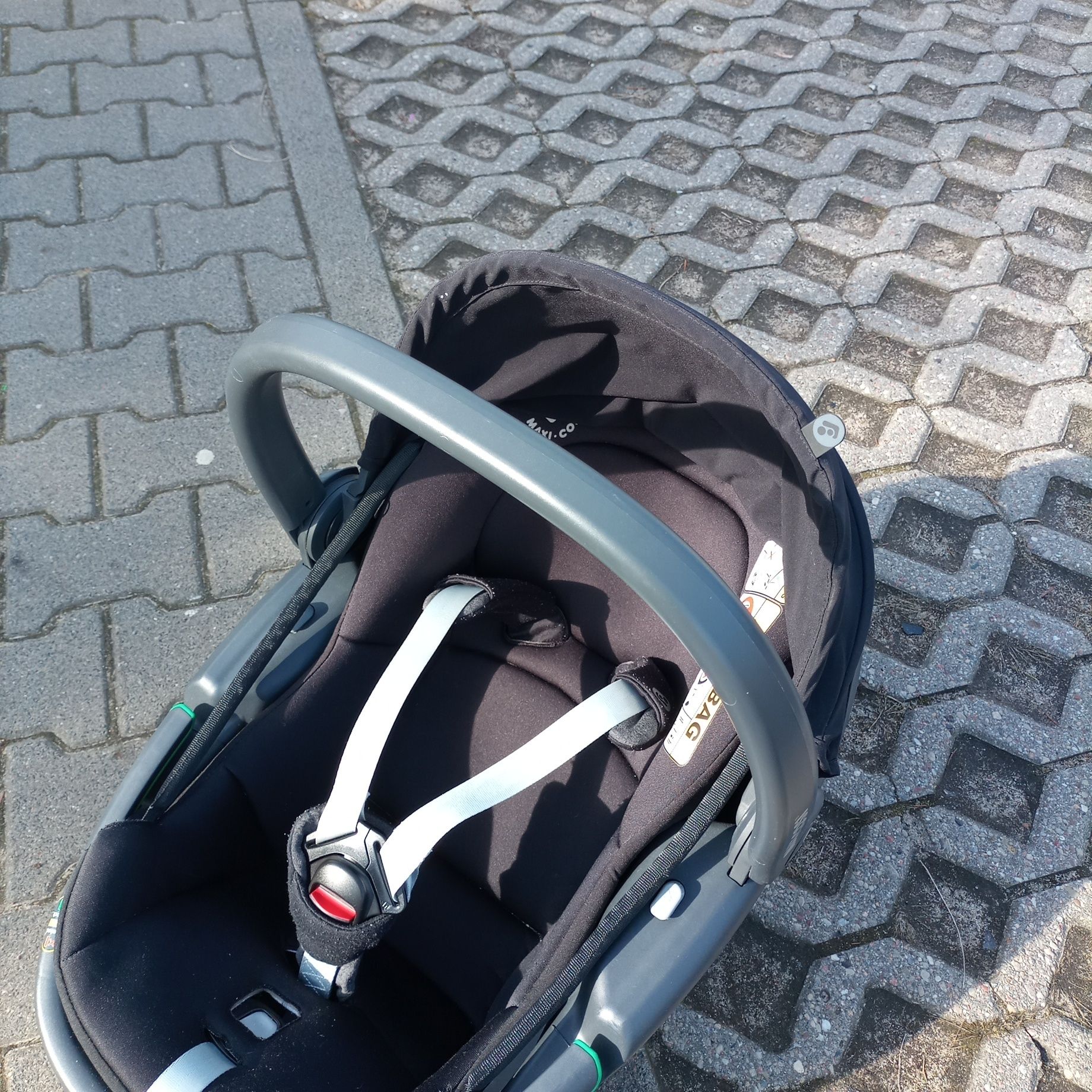 Maxi Cosi coral z bazą ISOFIX