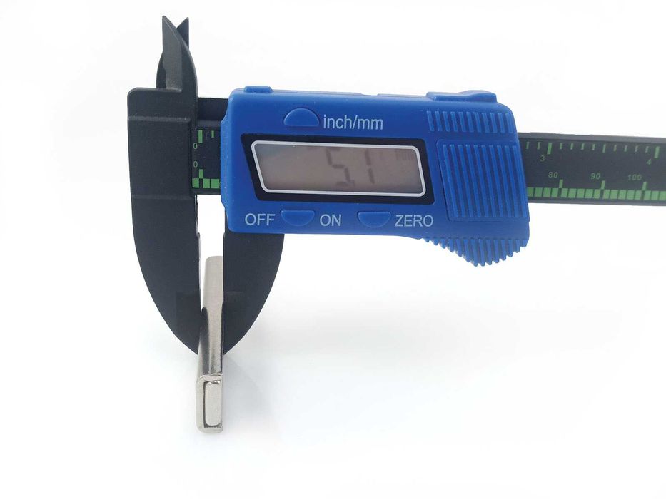 Магнит крепежный с отверстиями под саморез 60 мм