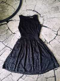 Czarna sukienka z koronki midi 38 M