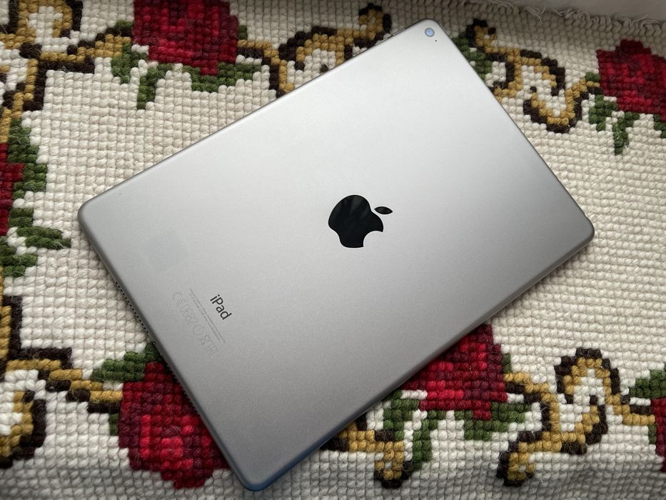 iPad Air 2 Wi-Fi ідеальний стан 98% аккумулятор