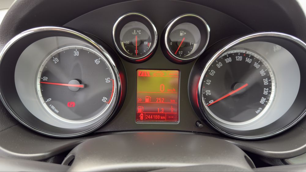 Opel insignia 2013 rok