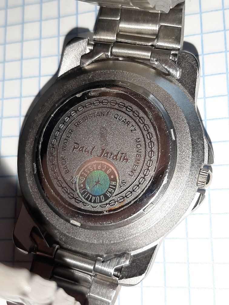 Электронные часы Paul Jardin