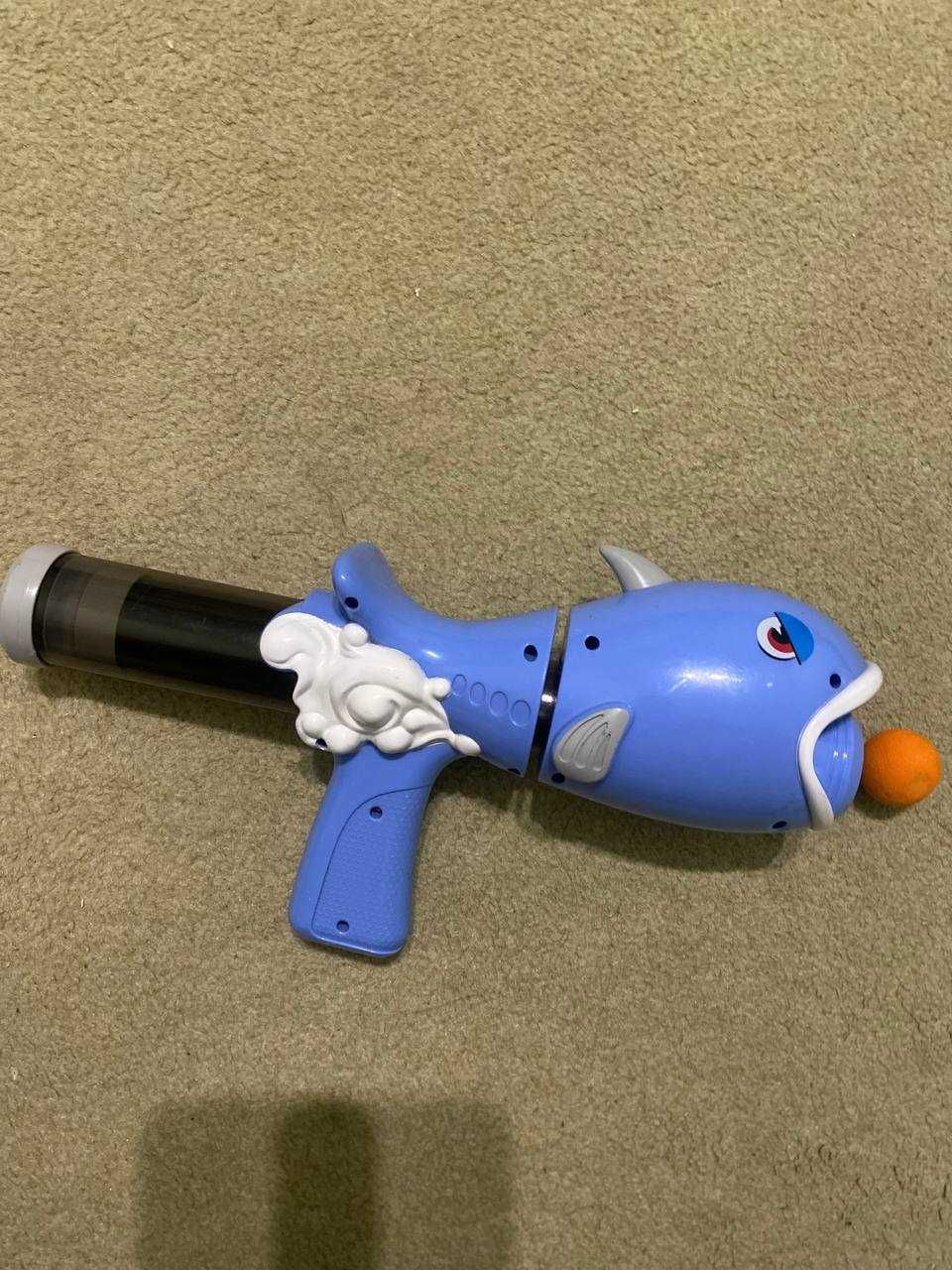 Іграшковий пістолет акула.
