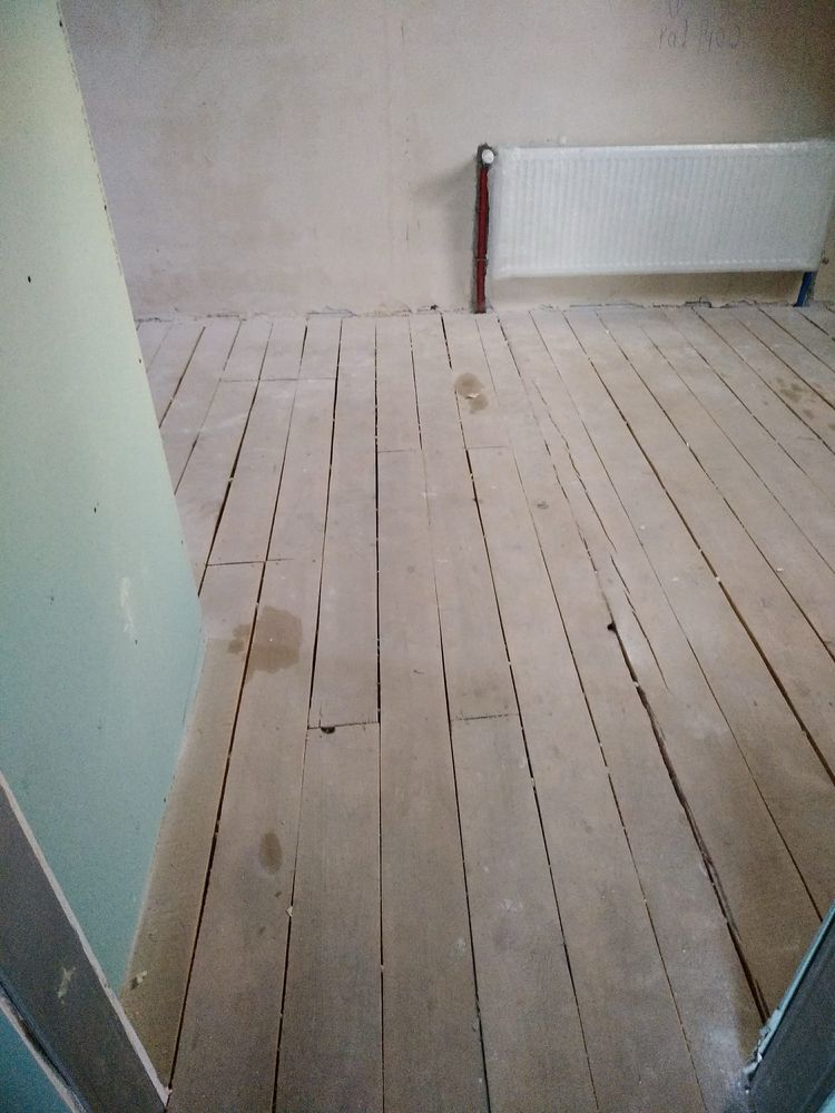 Будинок в баварському стилі в передмісті (дуплекс, котедж містечко)