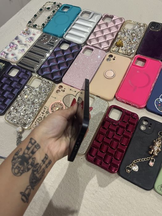 IPhone 12 128g com 25 capas