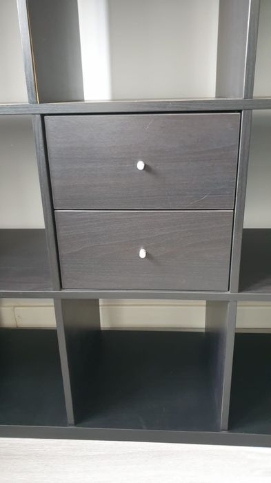 Móvel de sala com prateleiras, em madeira em estado novo.