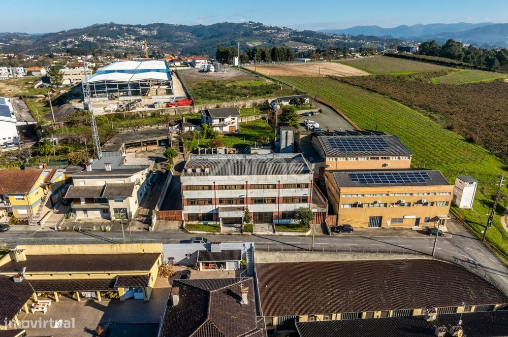 Imóvel industrial implantado num terreno com 1115m2