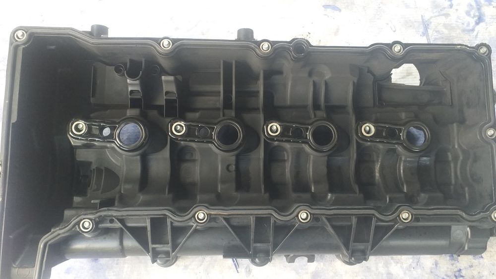 Pokrywa zaworów głowicy BMW 2.0d f31 f30