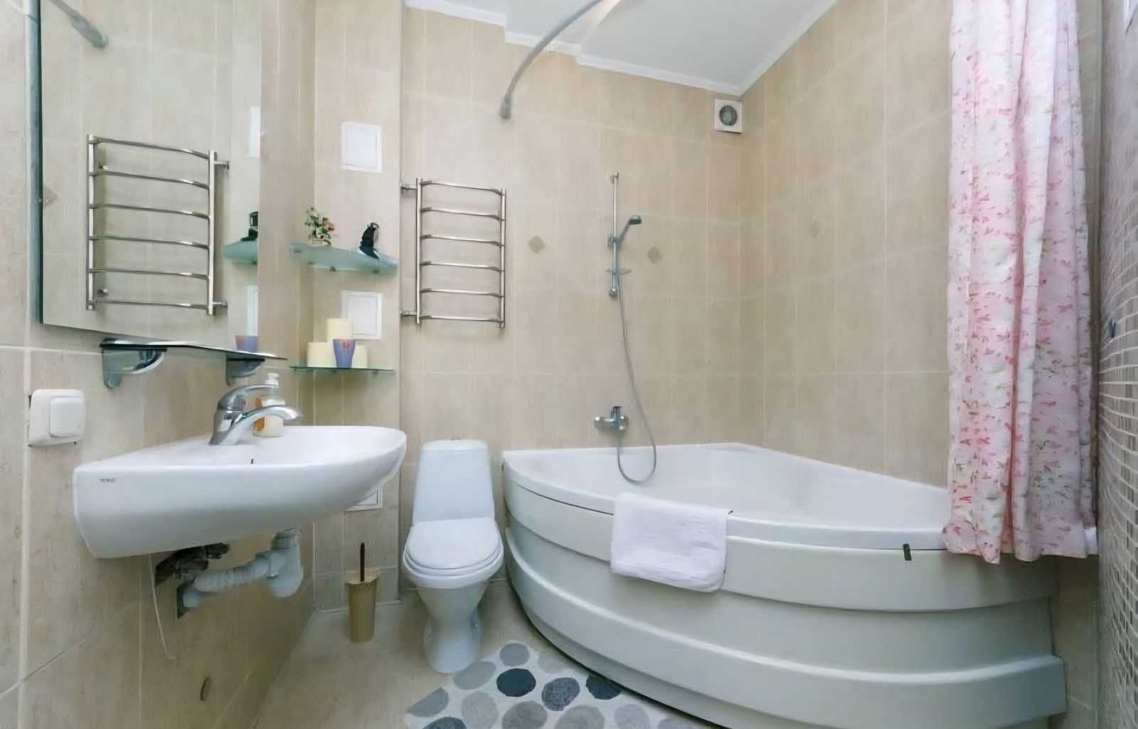 3-к квартира в історичному центрі Києва, біля Золотих Воріт, 68 м²
