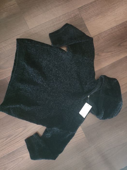 Sweter czarny szenila 134-140 nowy okazja