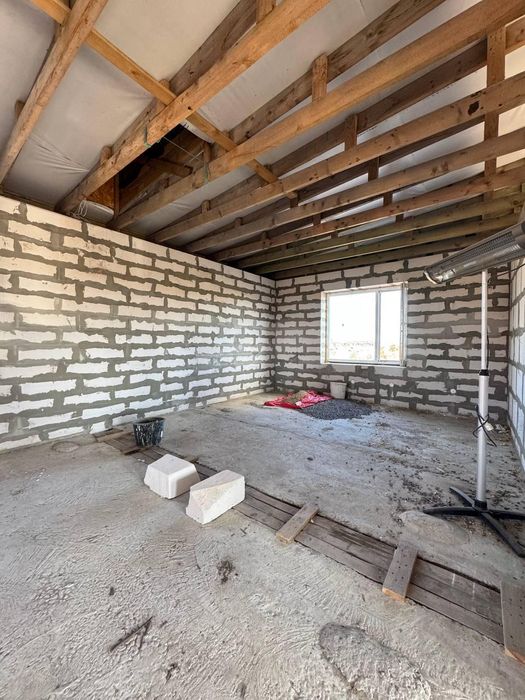 Продаю будинок біля ТРЦ Рівєра(210-023)