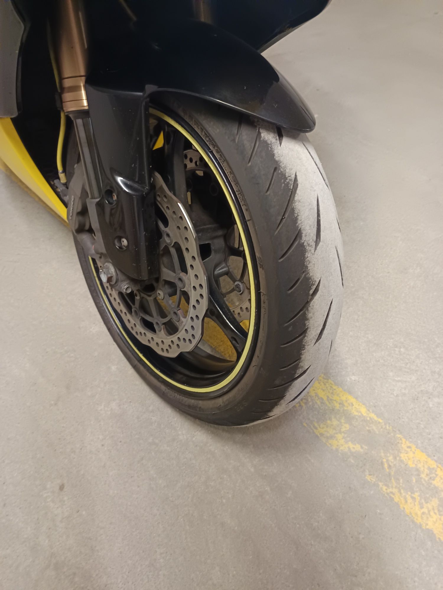 Suzuki gsrx1000 K5