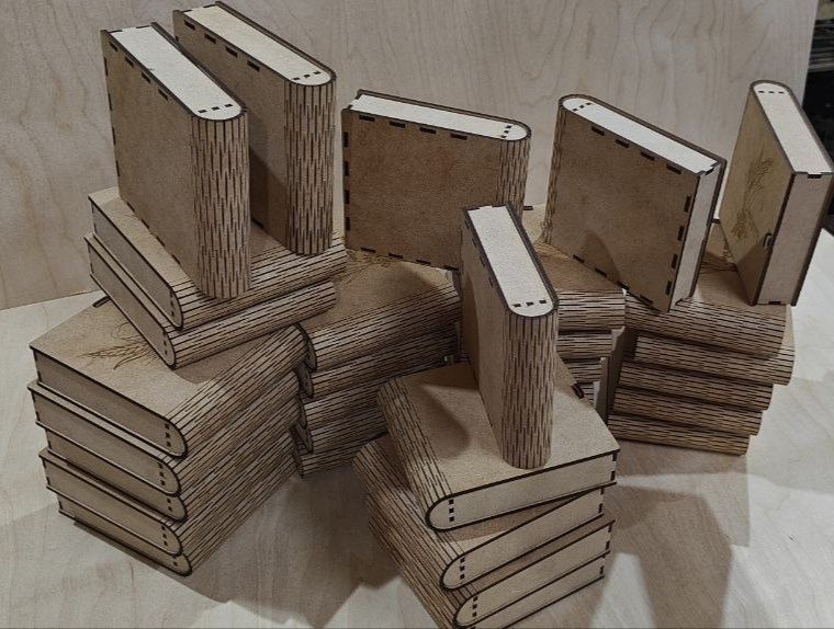 Гибкая коробка книжка из фанеры подарочная упаковка