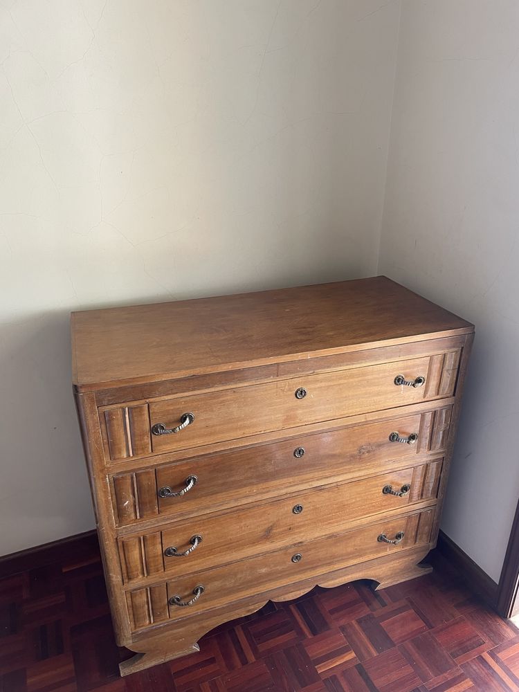 Conjunto de guarda-roupa e cómoda de quarto