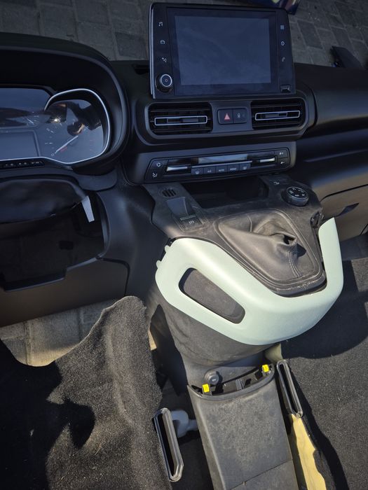 Комплект переобладнання англійця Citroen Berlingo 2021.