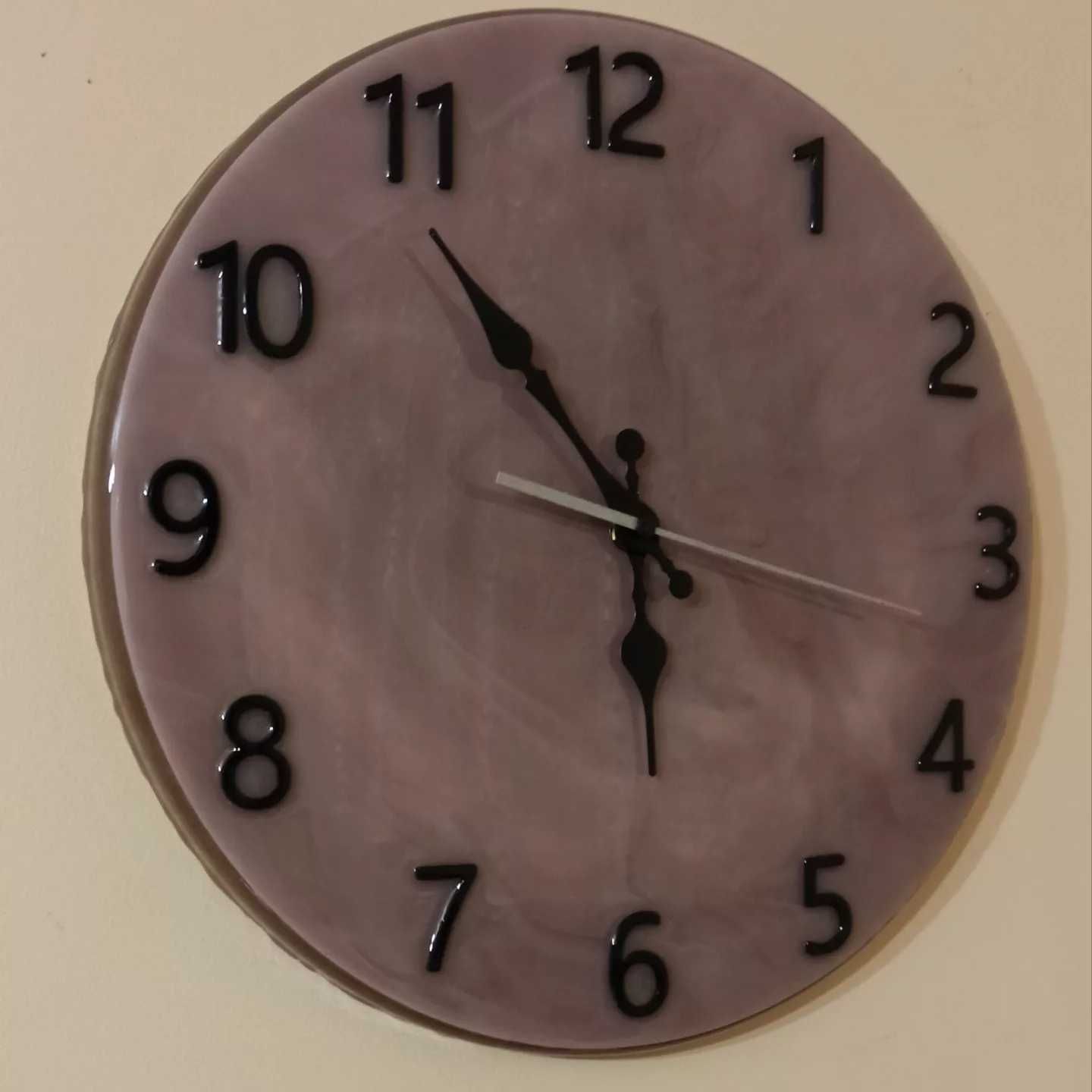 Годинник настінний з епоксидної смоли. Часы настенные