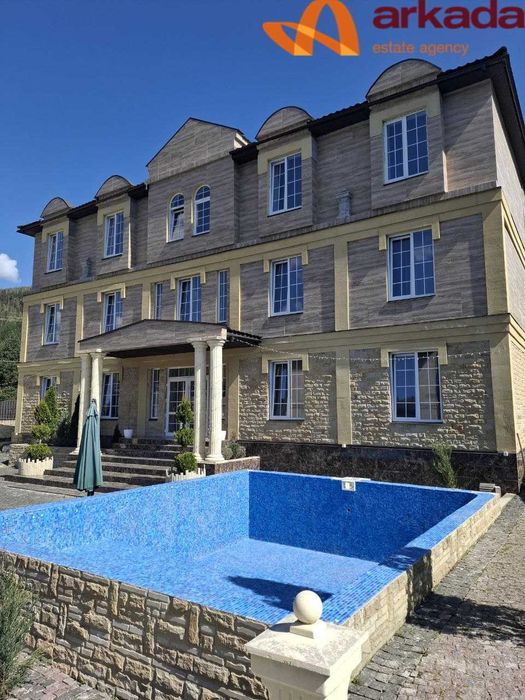 Продається новий готельно-відпочинковий комплекс в курортному Яремче.