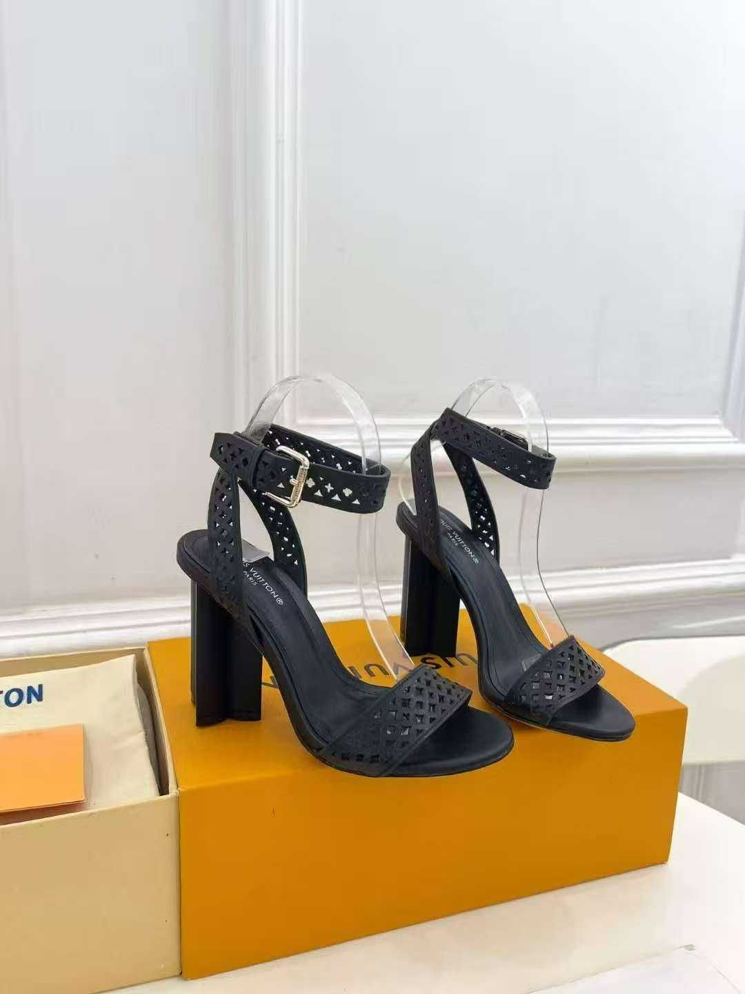 Szpilki buty na wysokim obcasie Louis Vuitton, skora od reki
