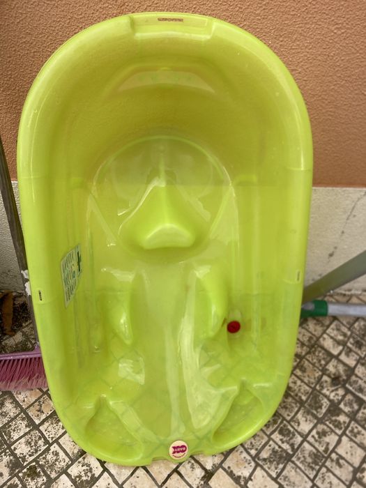 Banheira em bom estado para recém nascido